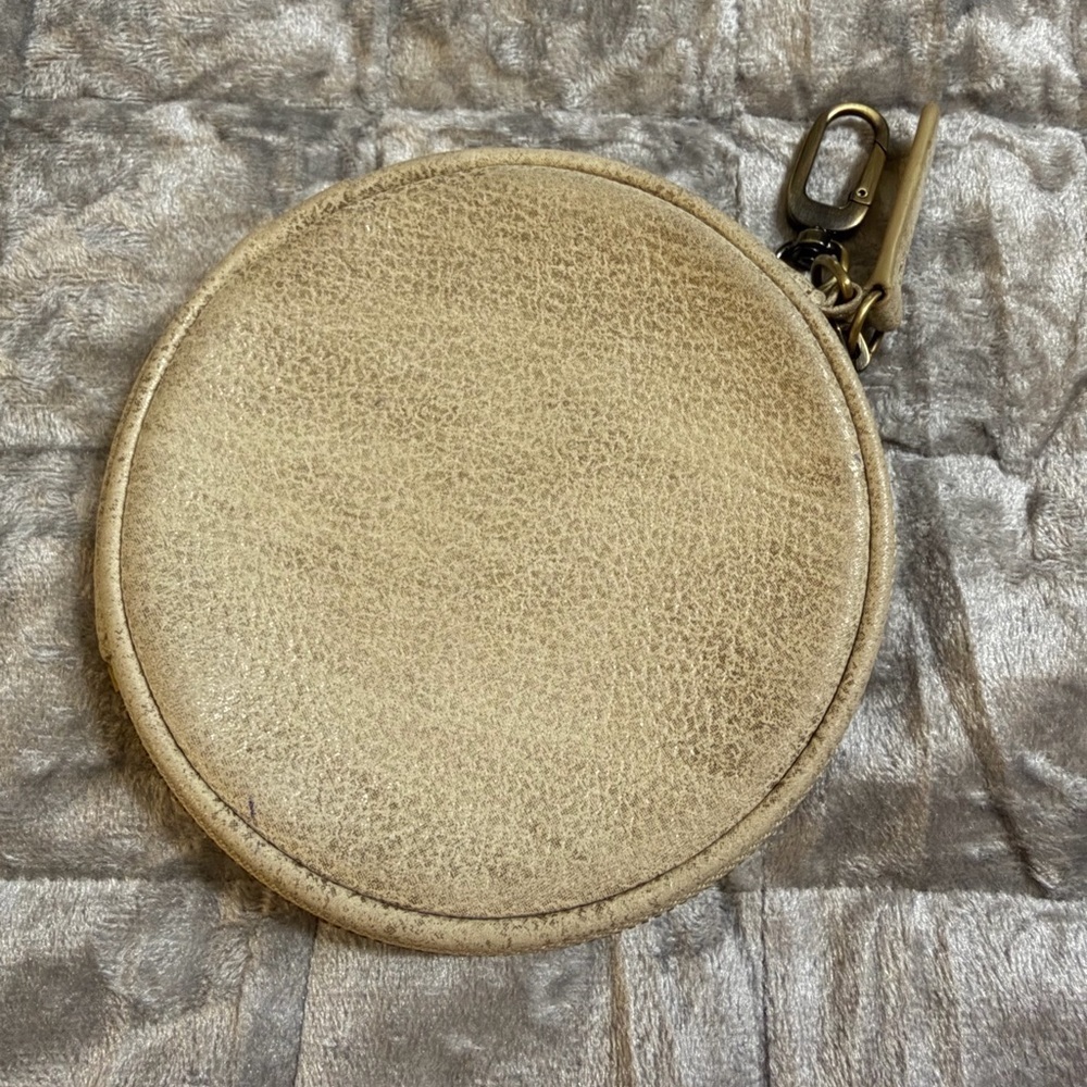 HOBO Round Leather Coin Purse / Pouch – Cream / Sand Metallic - Picture 1 of 5
